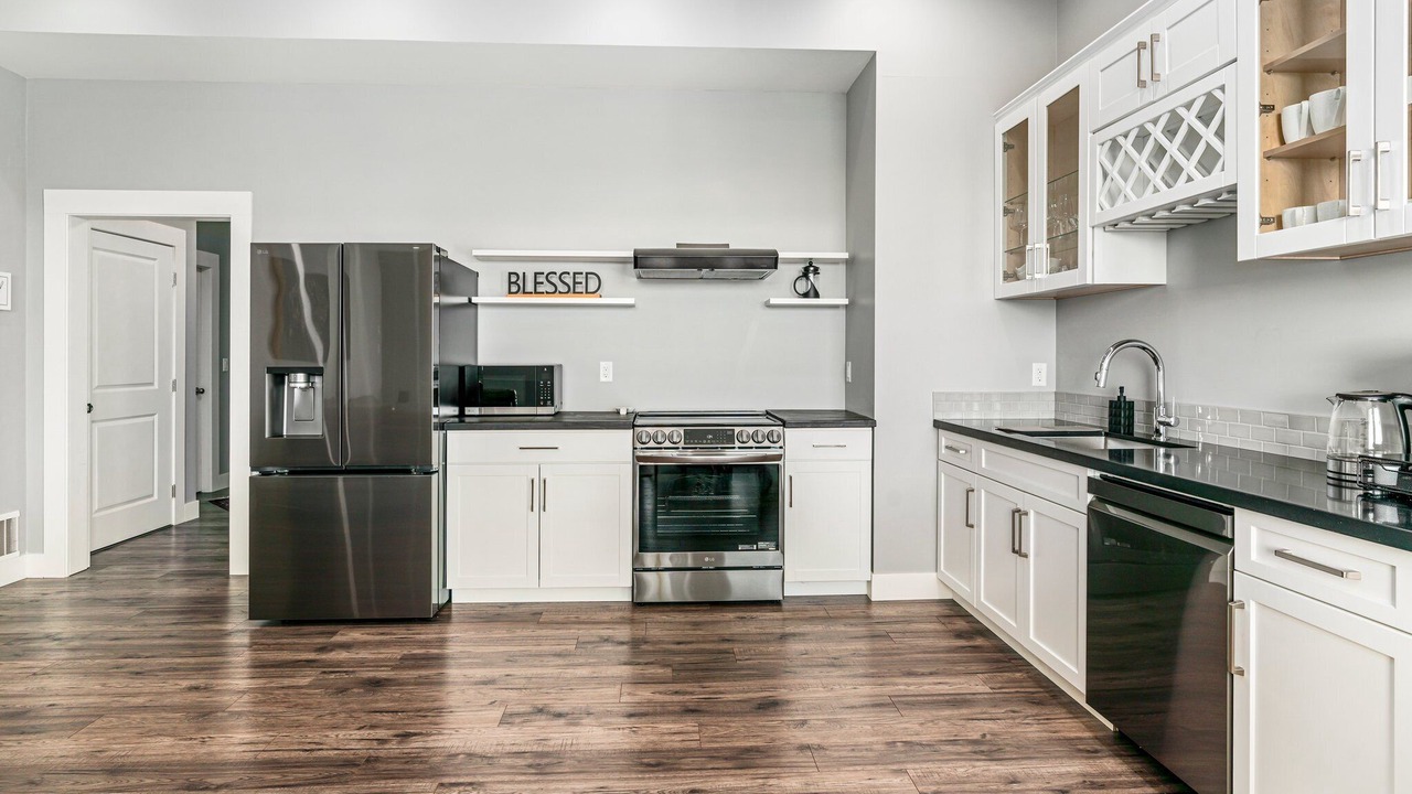 Photo of Kitchen in Lower Sumas Mountain