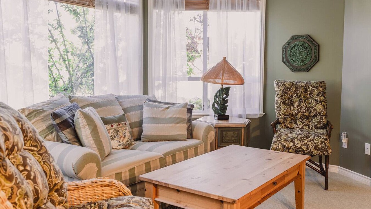 Photo of Livingroom in North Cowichan