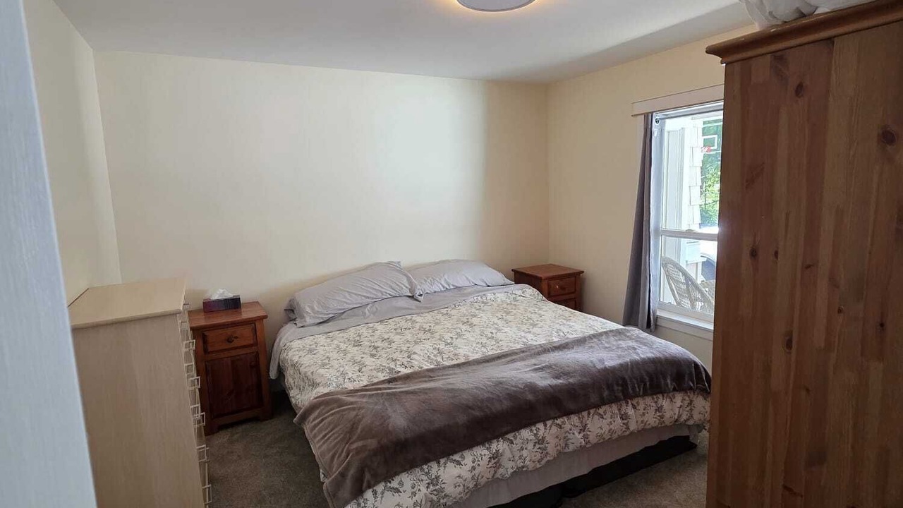 Photo of Bedroom in Sproat Lake