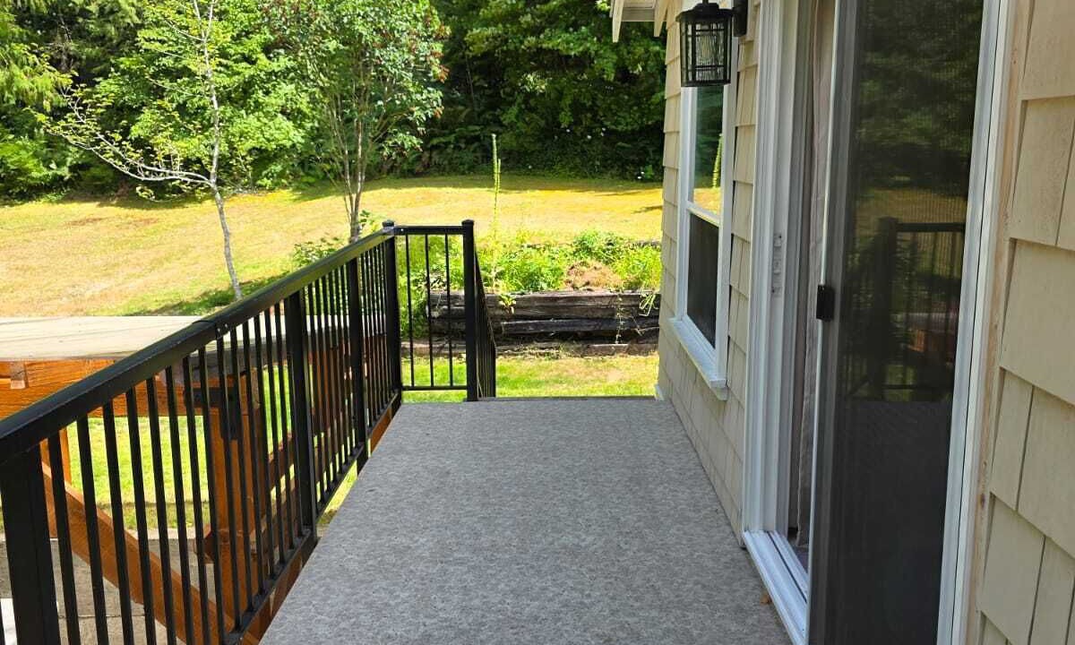 Photo of Patio Balcony in Sproat Lake