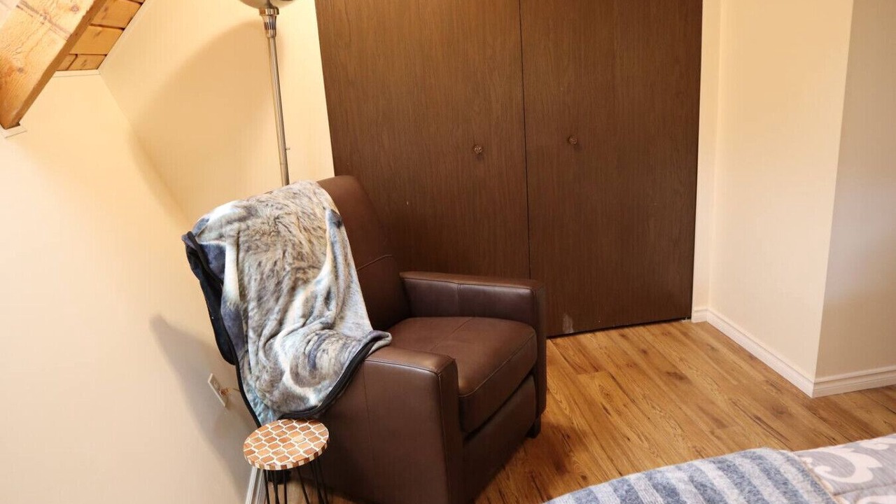 Photo of Bedroom in 70 Mile House