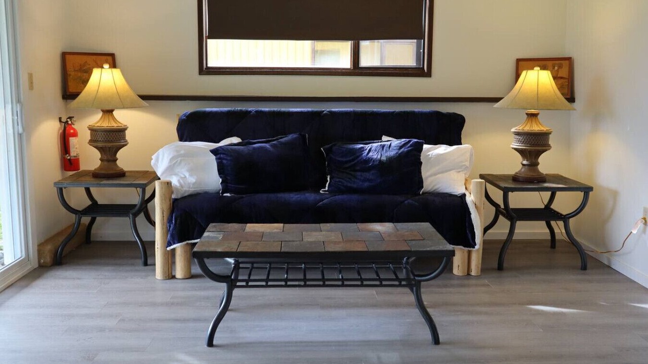 Photo of Livingroom in 70 Mile House