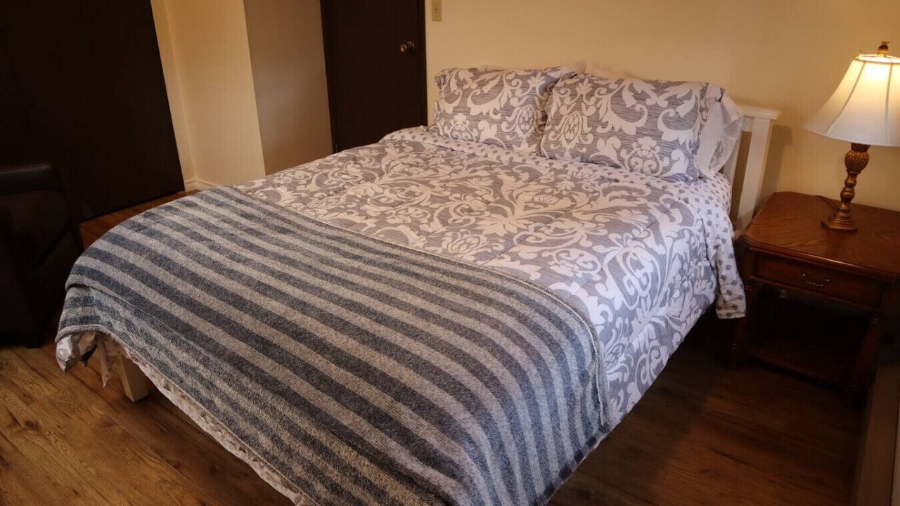 Photo of Bedroom in 70 Mile House