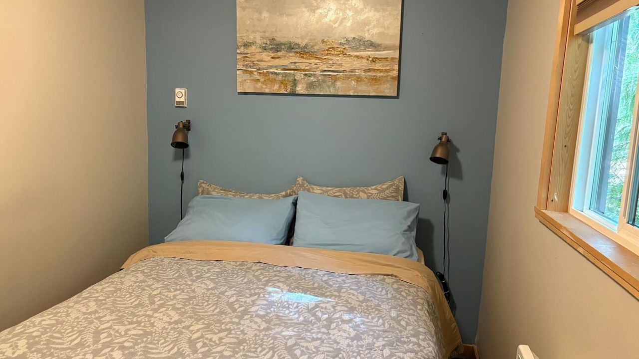 Photo of Bedroom in Madeira Park