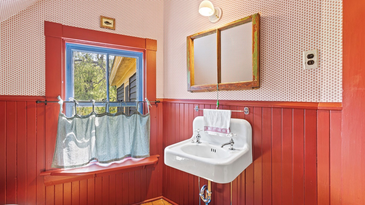 Photo of Bathroom in Lunenburg County
