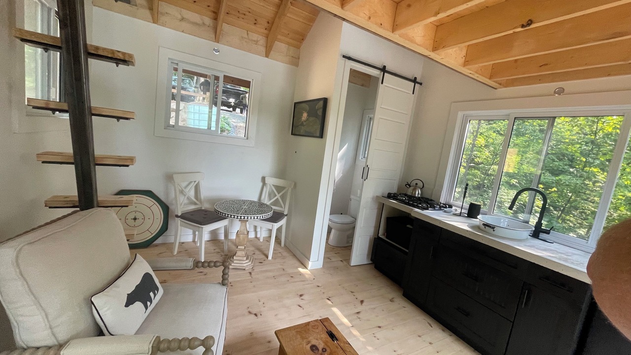 Photo of Livingroom in Frontenac