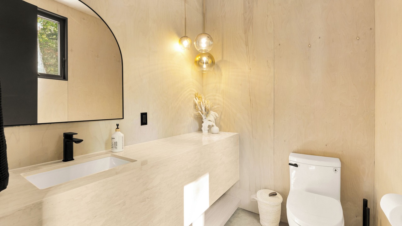 Photo of Bathroom in Gravenhurst