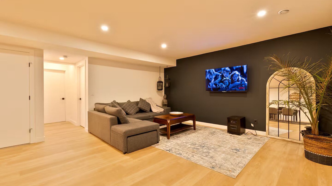 Photo of Livingroom in Airdrie