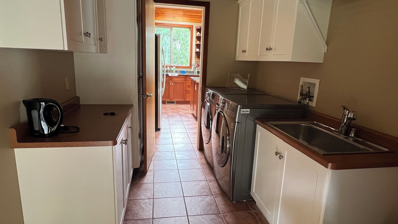 Photo of Kitchen in Juan de Fuca Electoral Area