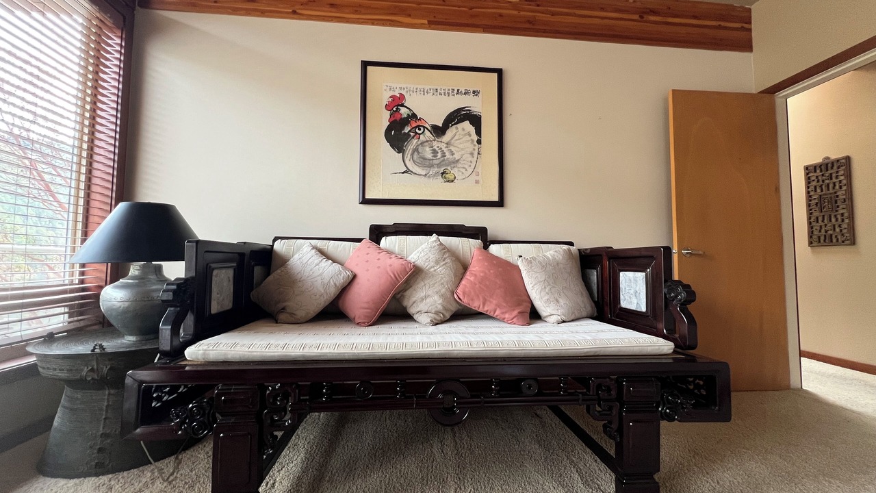 Photo of Livingroom in Juan de Fuca Electoral Area
