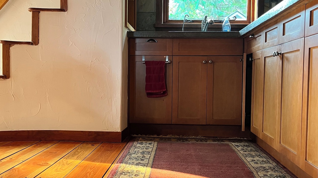 Photo of Kitchen in Juan de Fuca Electoral Area
