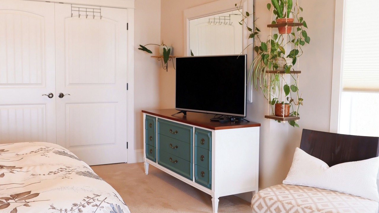 Photo of Bedroom in Mill Bay