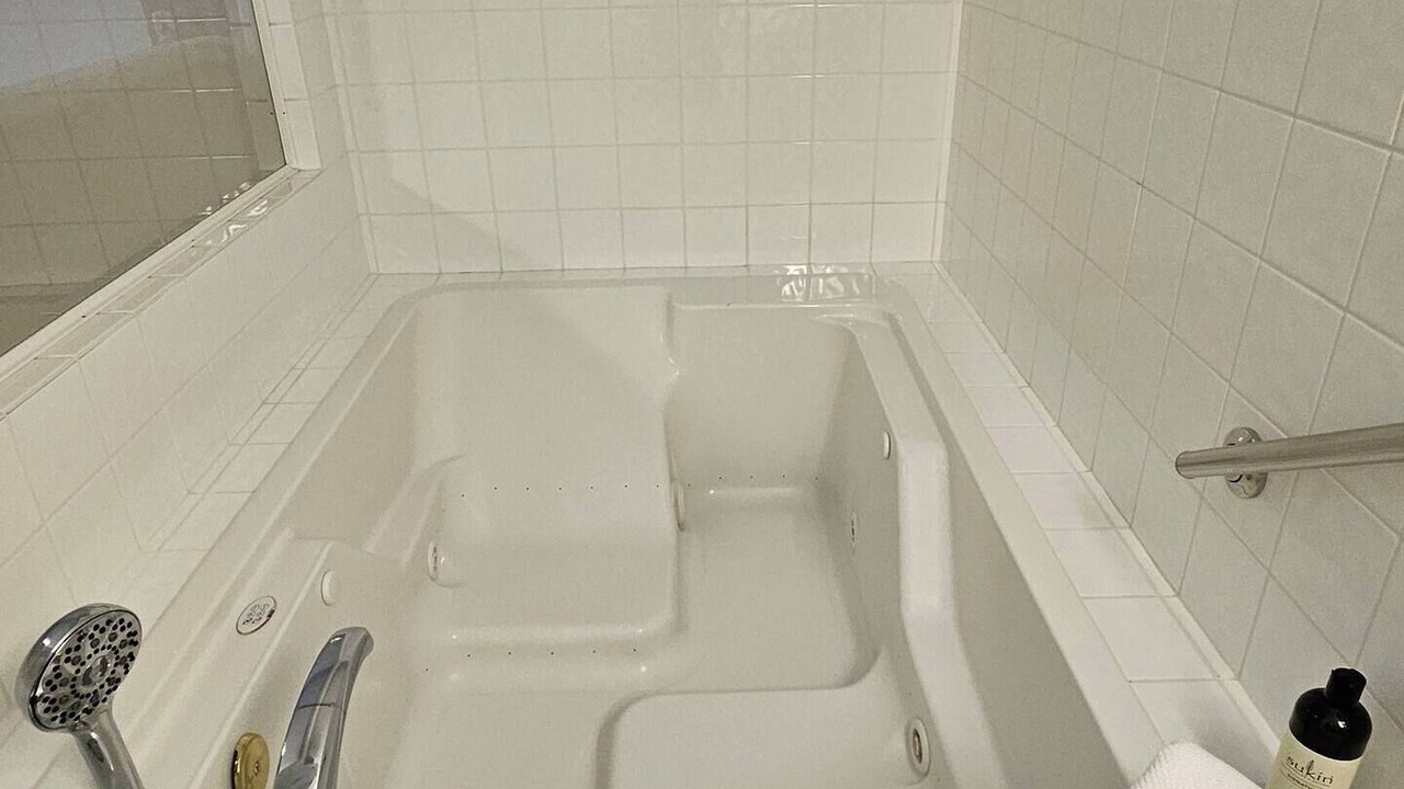 Photo of Bathroom in Niagara Falls