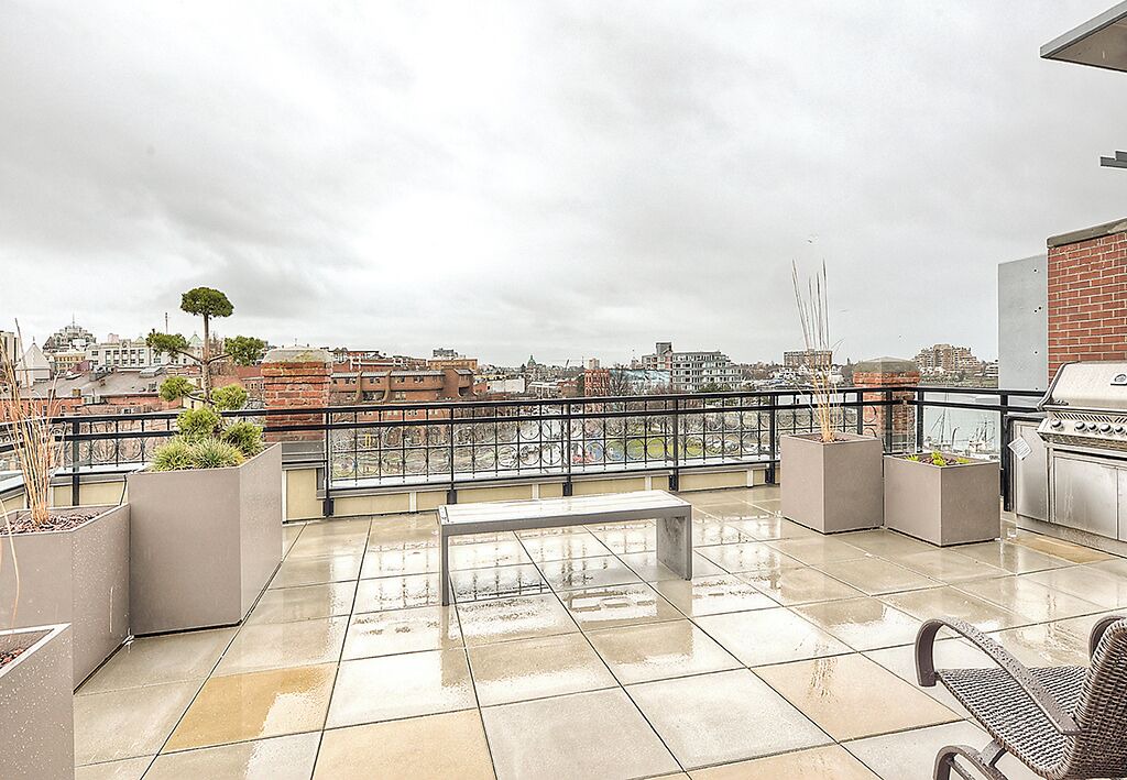 Photo of Patio Balcony in Downtown Victoria