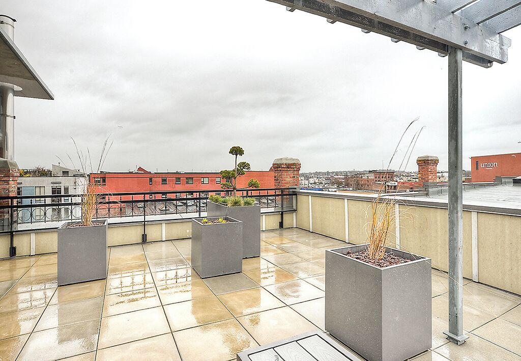 Photo of Patio Balcony in Downtown Victoria