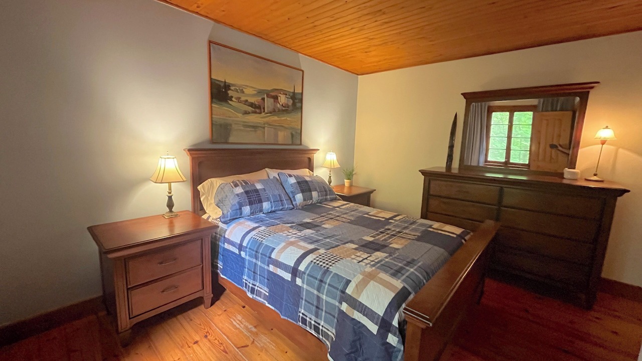 Photo of Bedroom in St-Adolphe-d'Howard