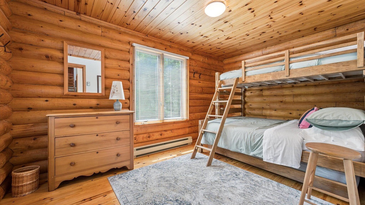 Photo of Bedroom in Lion's Head