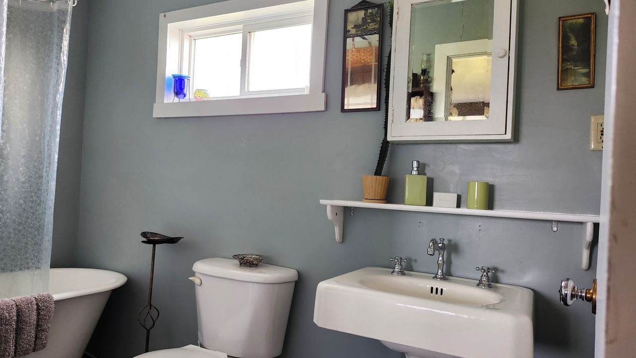 Photo of Bathroom in Darnley