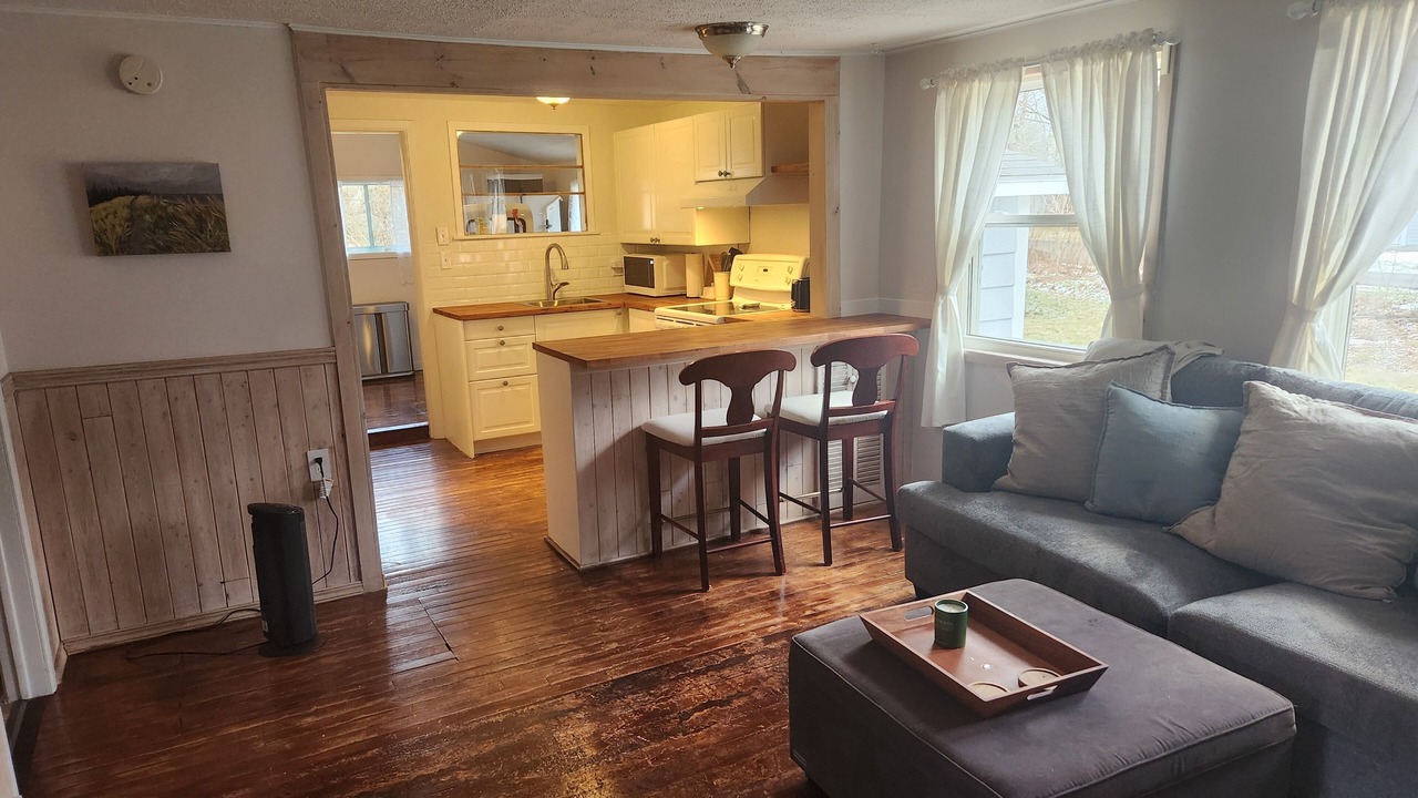 Photo of Livingroom in Middle River