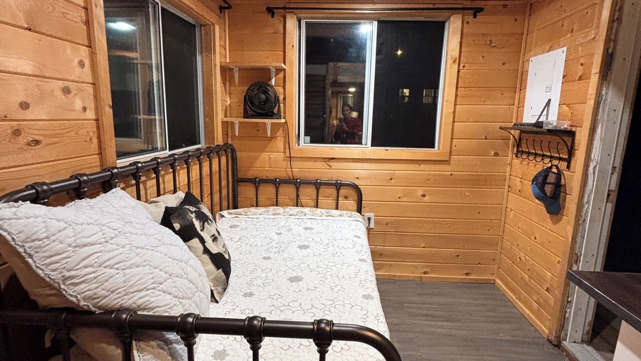 Photo of Bedroom in Youbou