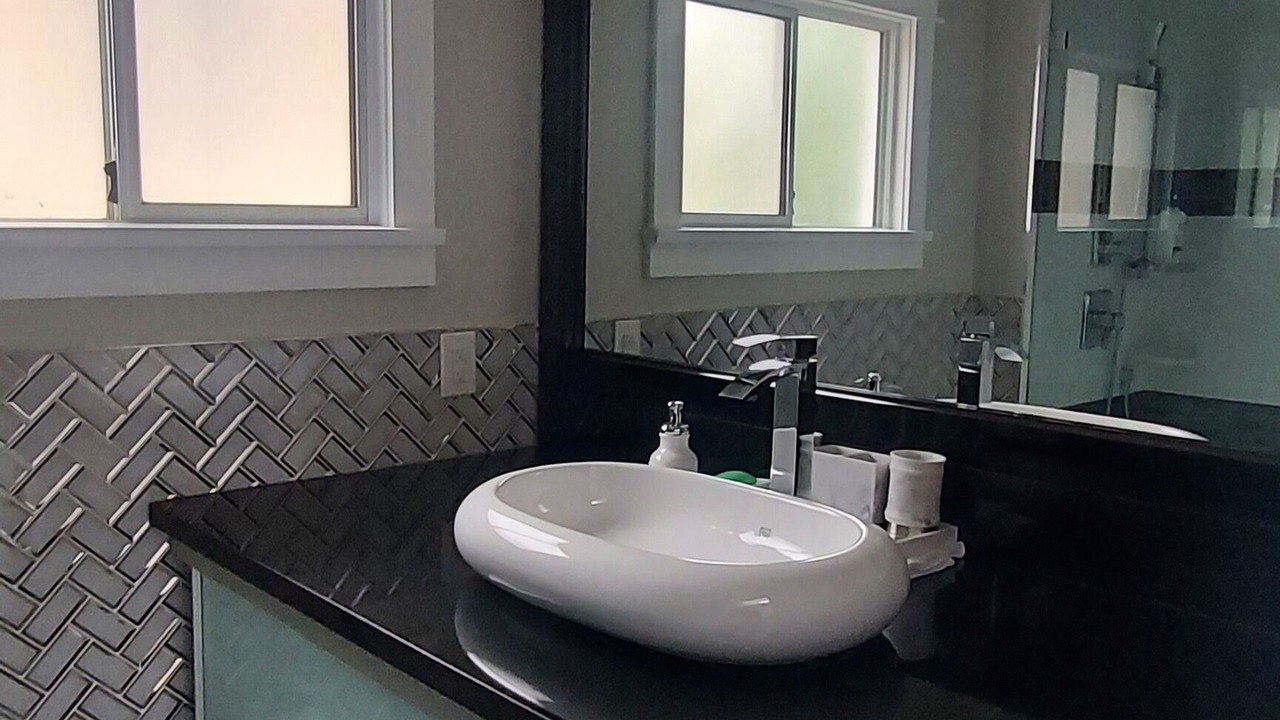 Photo of Bathroom in Sunset