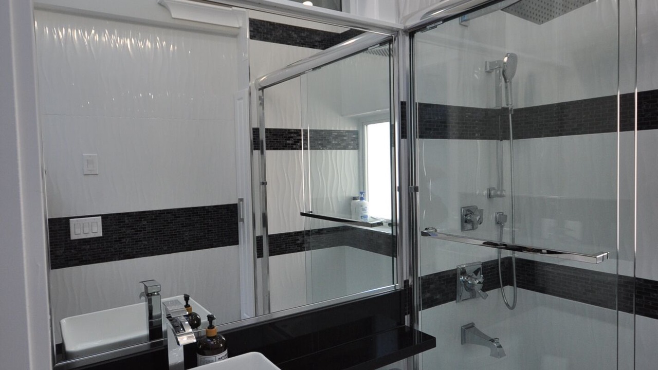 Photo of Bathroom in Sunset