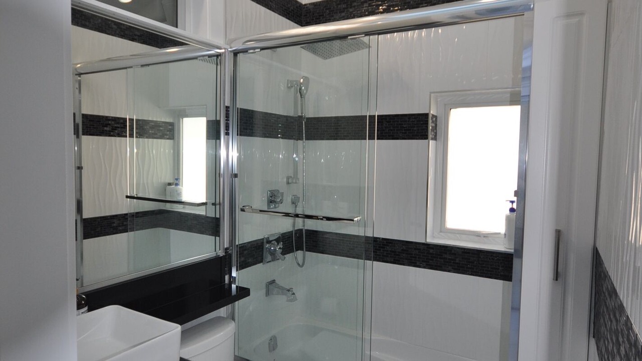 Photo of Bathroom in Sunset