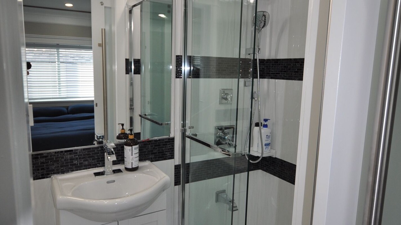 Photo of Bathroom in Sunset