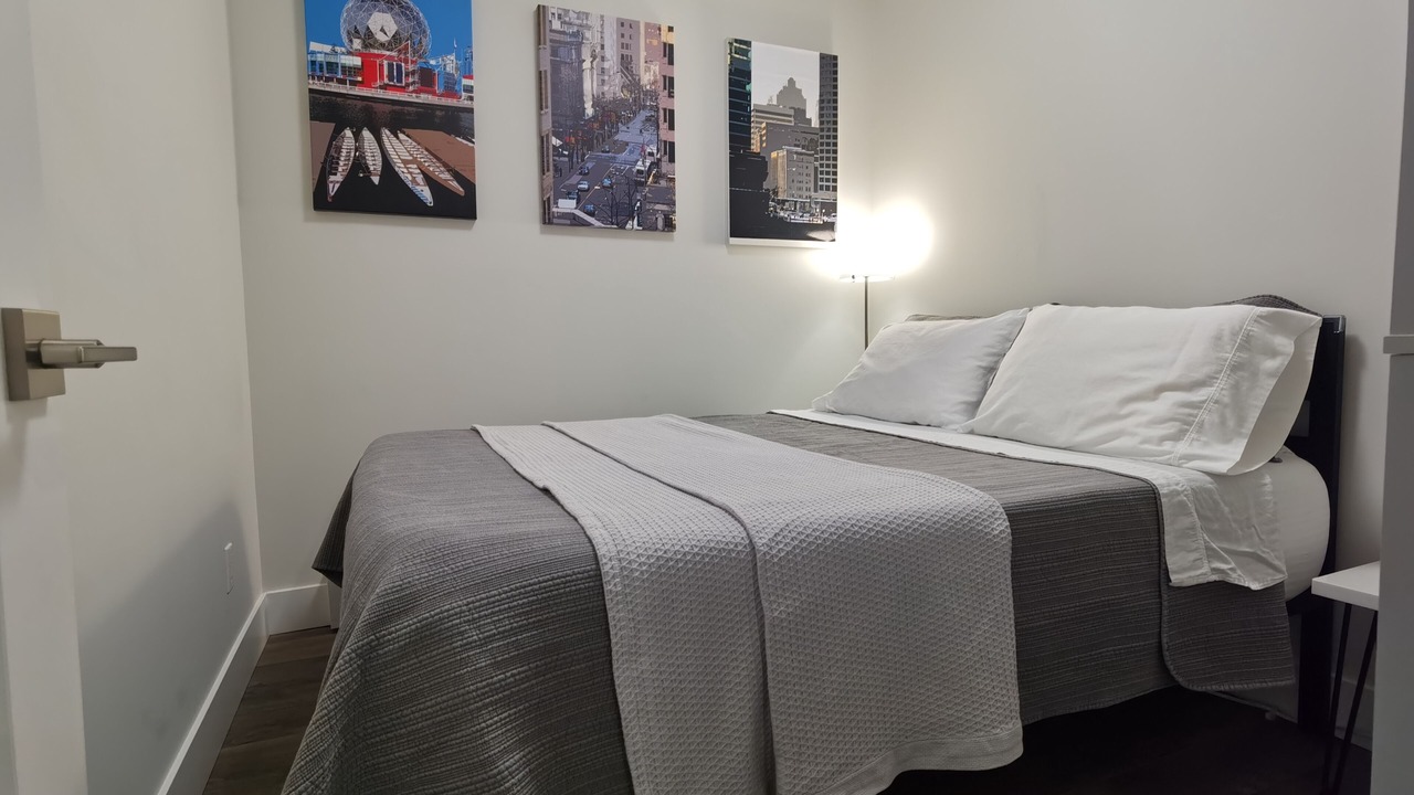 Photo of Bedroom in Renfrew-Collingwood