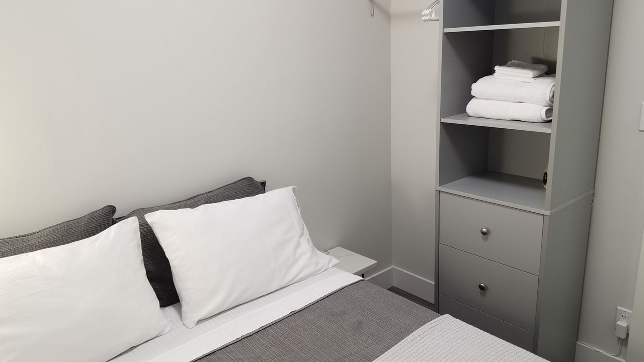 Photo of Bedroom in Renfrew-Collingwood