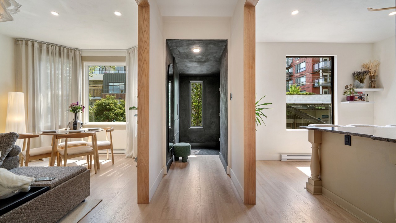 Photo of Livingroom in Downtown Victoria