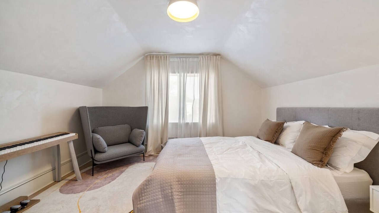 Photo of Bedroom in Downtown Victoria
