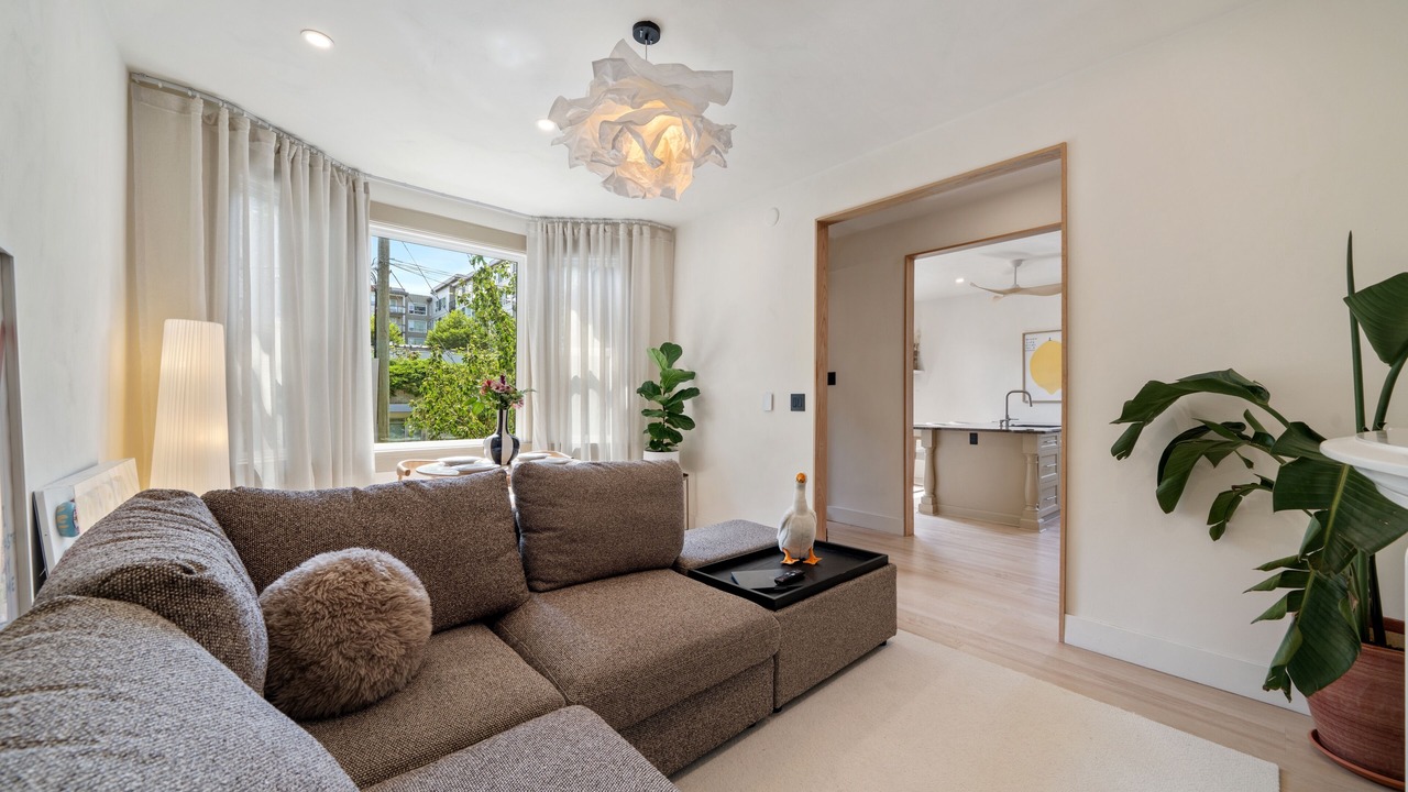 Photo of Livingroom in Downtown Victoria