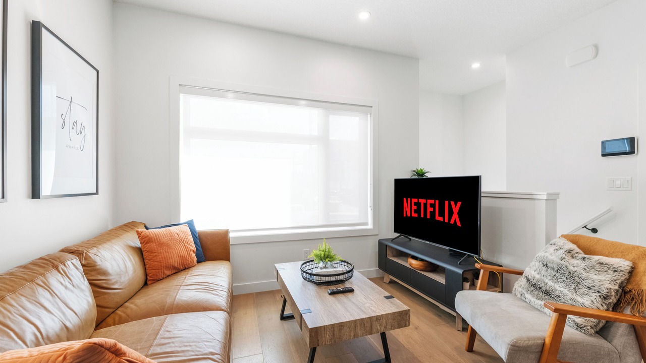 Photo of Livingroom in North Central Edmonton