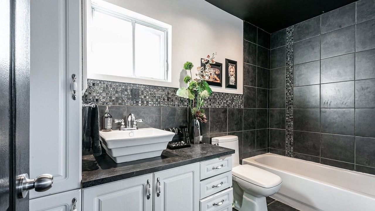 Photo of Bathroom in Pointe-Saint-Charles