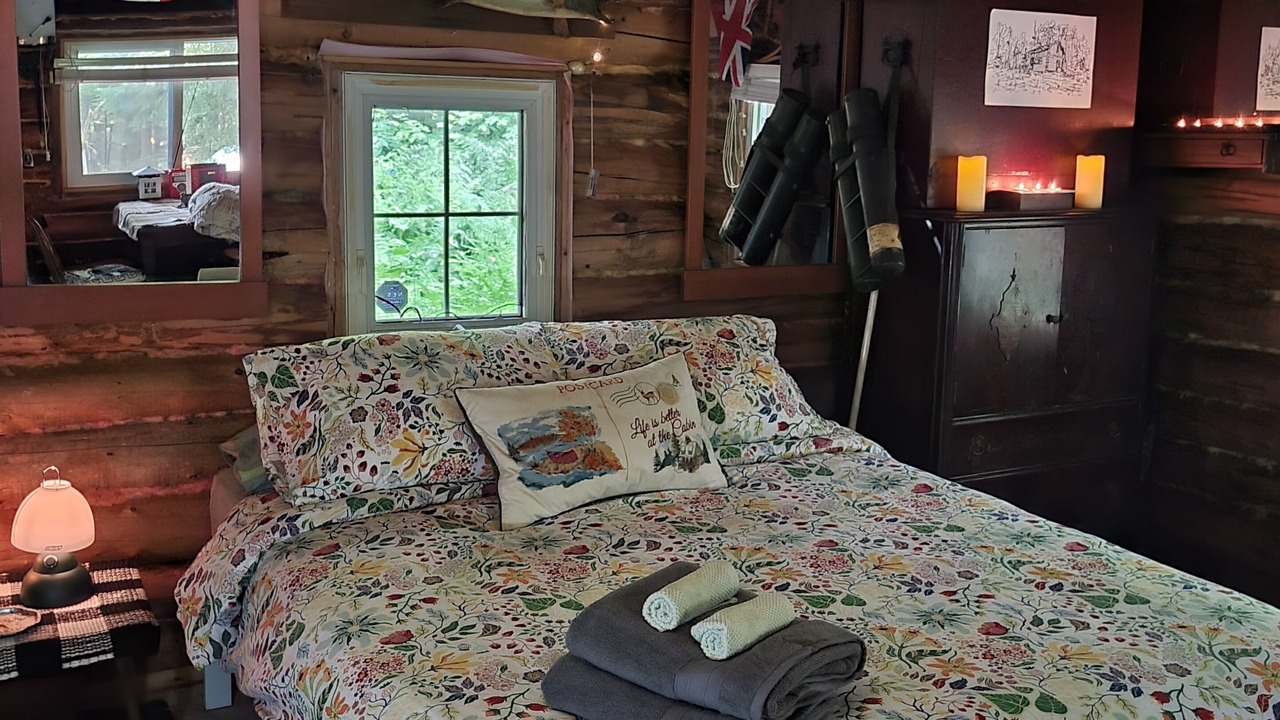 Photo of Bedroom in Baysville