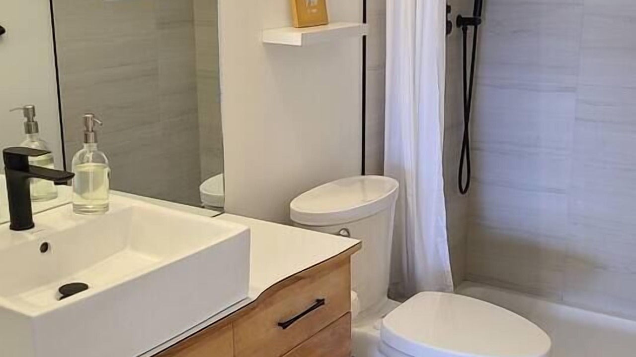 Photo of Bathroom in Okanagan-Similkameen