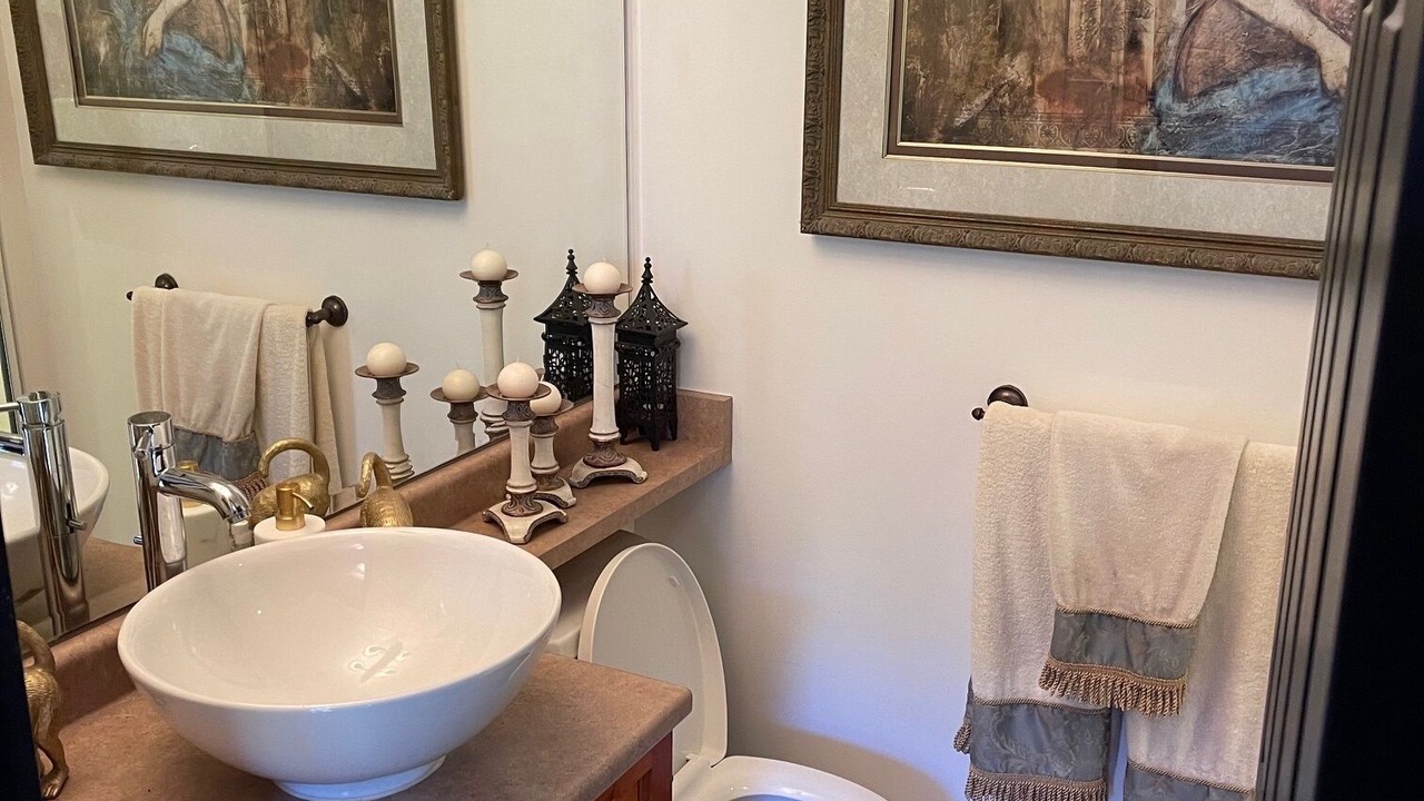 Photo of Bathroom in Saanich East