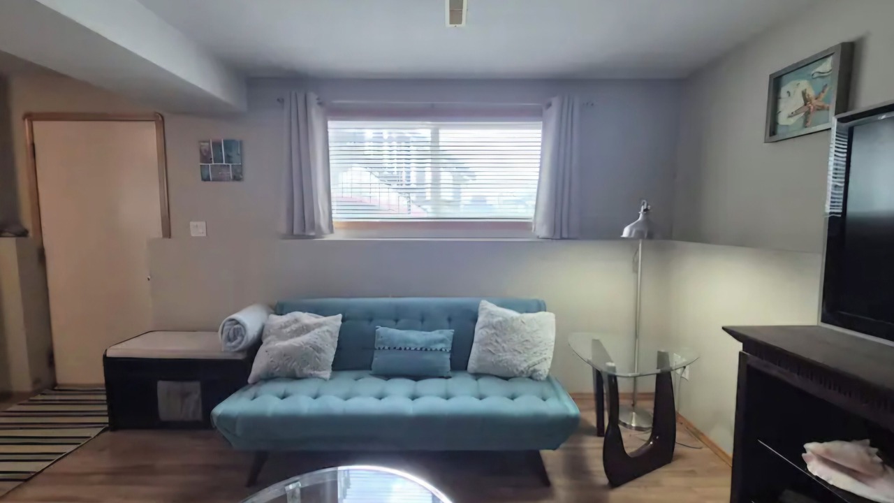 Photo of Livingroom in Sylvan Lake