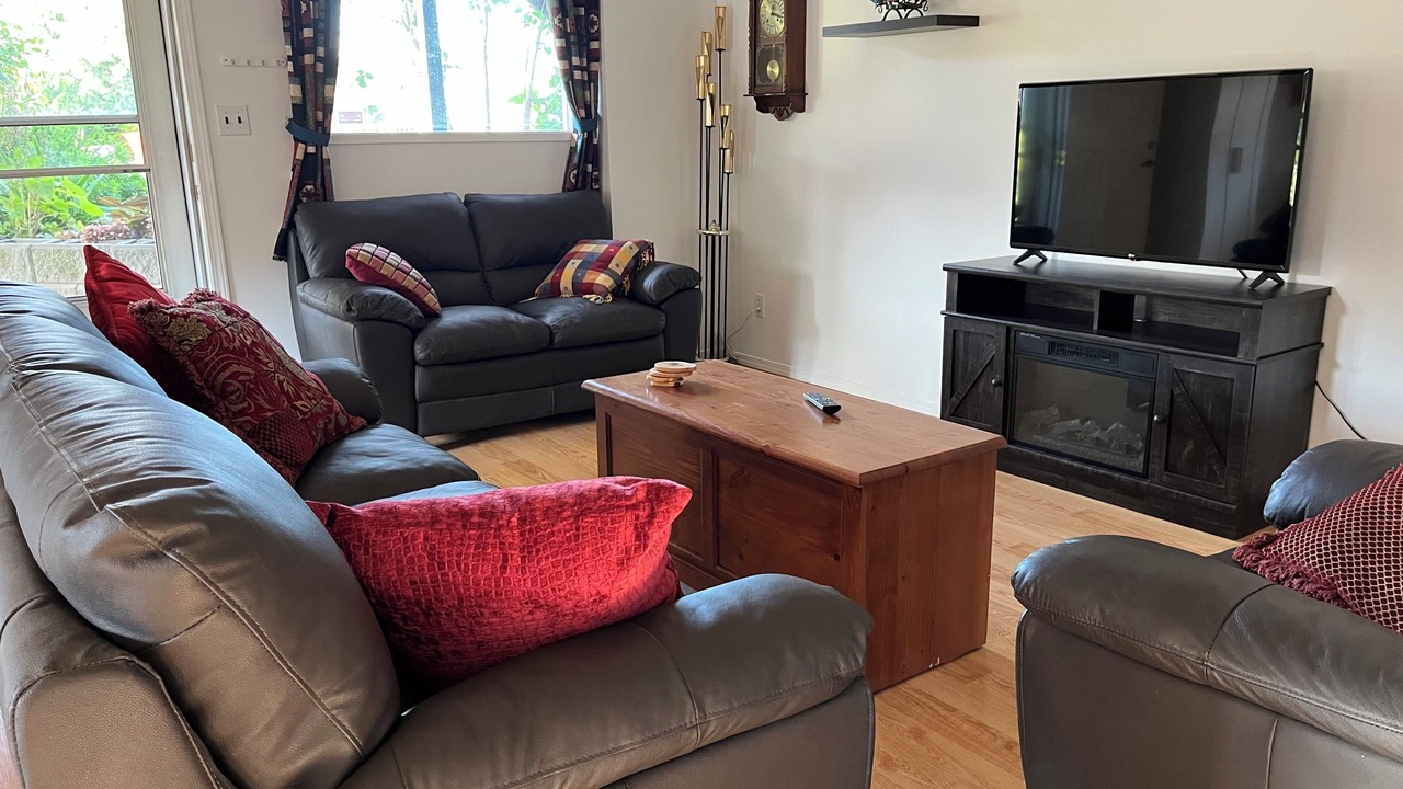 Photo of Livingroom in Salmon Arm