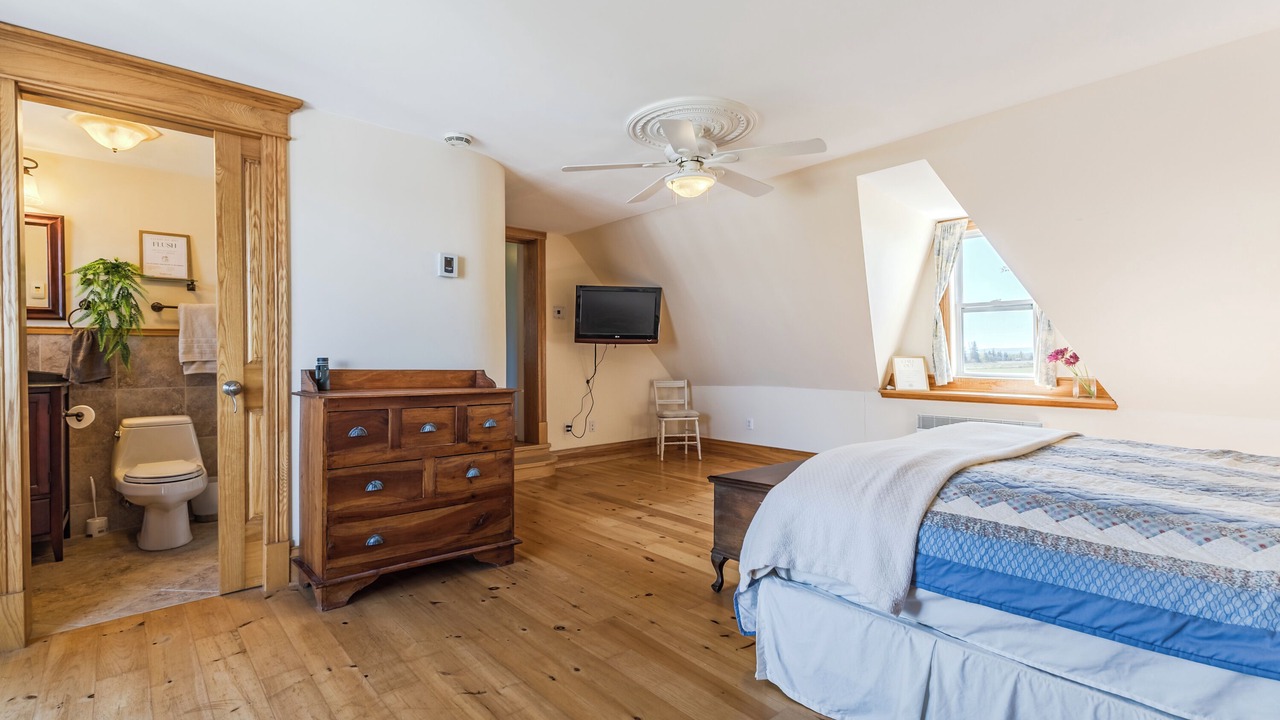 Photo of Bedroom in Brule Point