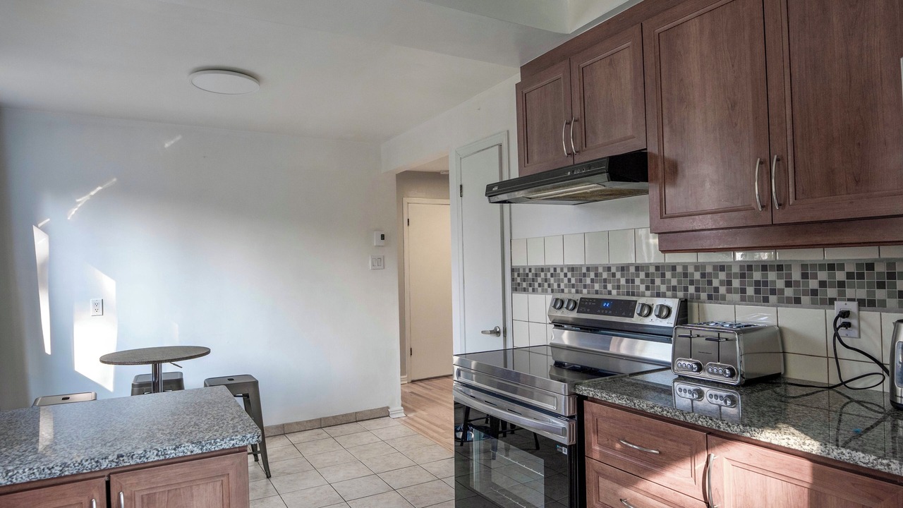 Photo of Kitchen in Laval-des-Rapides