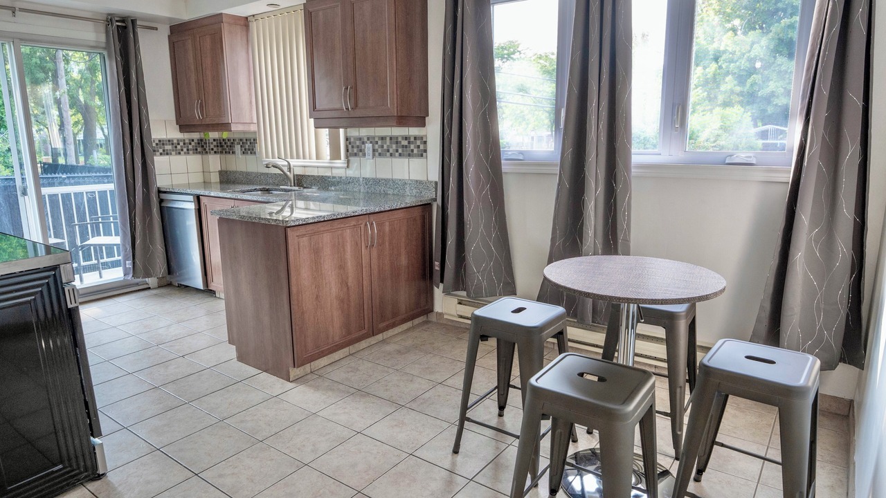 Photo of Kitchen in Laval-des-Rapides