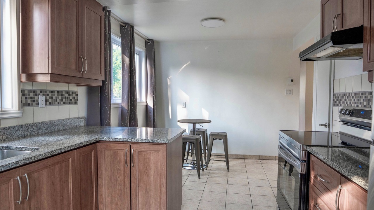 Photo of Kitchen in Laval-des-Rapides