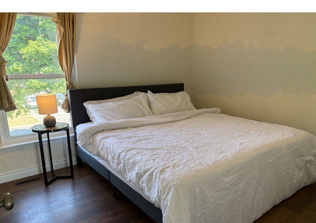 Photo of Bedroom in Bowmanville