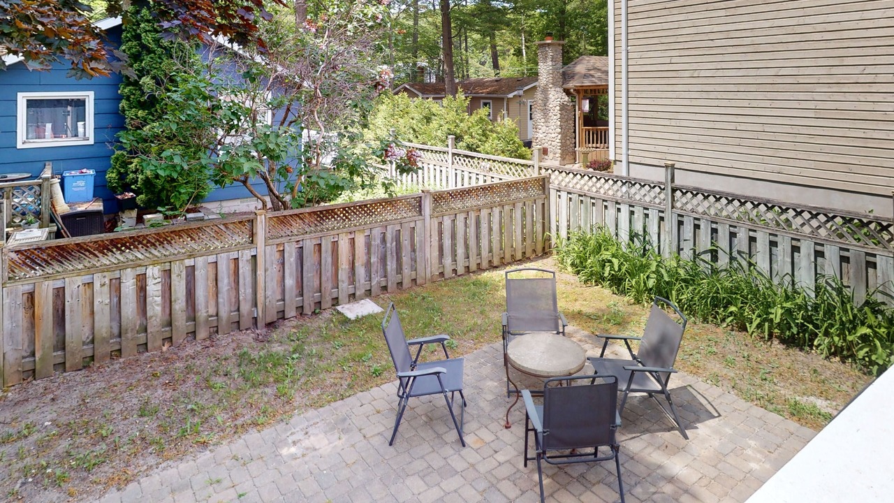 Photo of Patio Balcony in Wasaga Beach