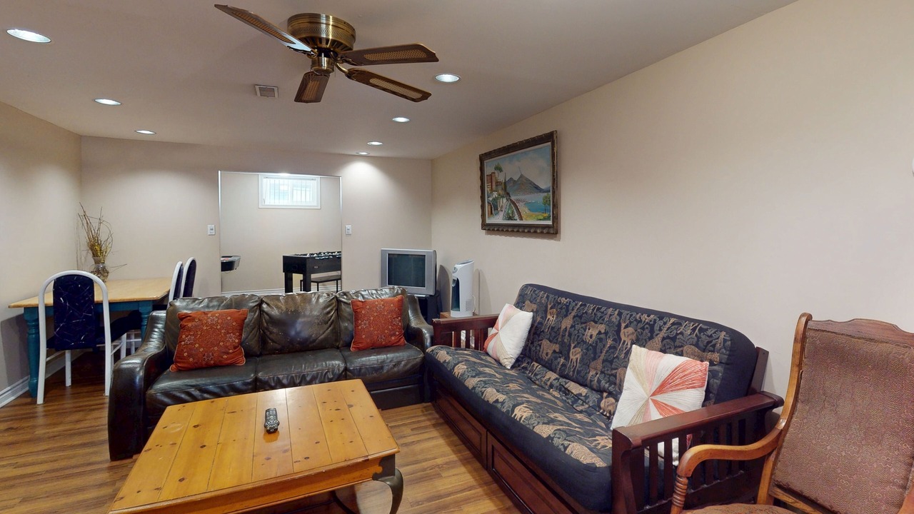 Photo of Livingroom in Wasaga Beach