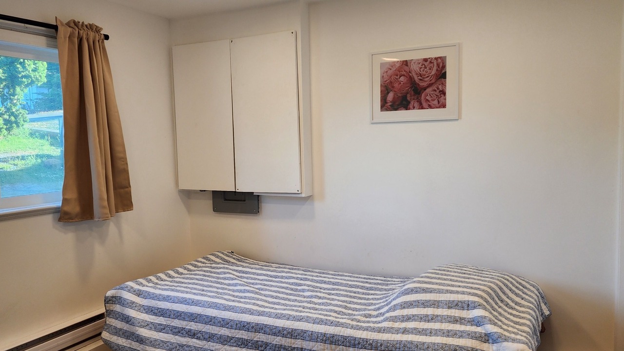 Photo of Bedroom in Colwood