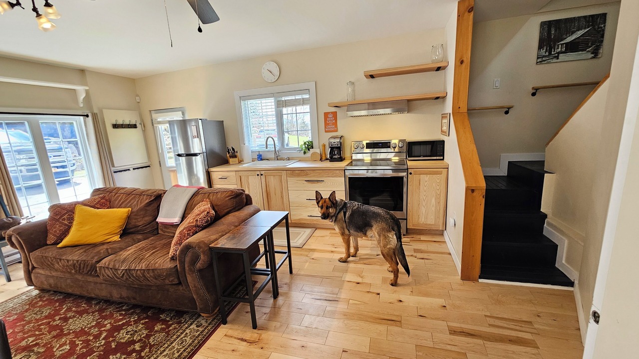 Photo of Livingroom in Bolton-Est