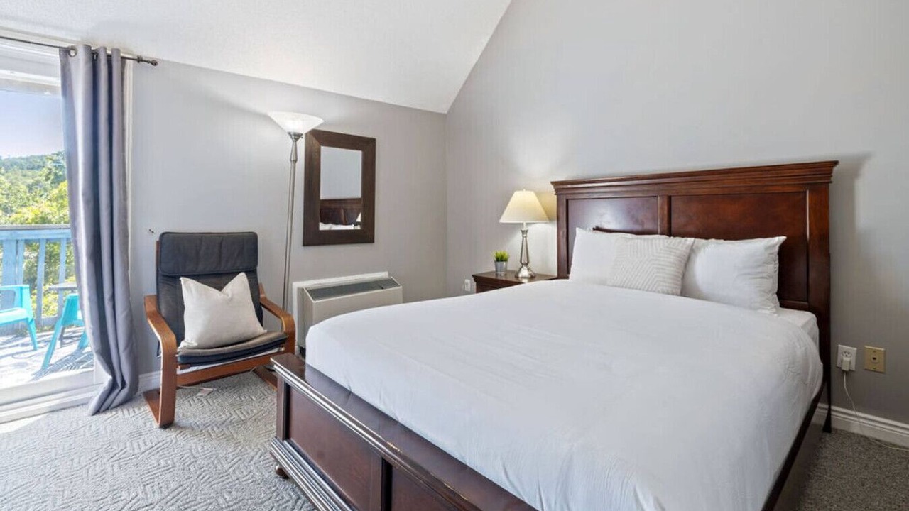 Photo of Bedroom in Craigleith